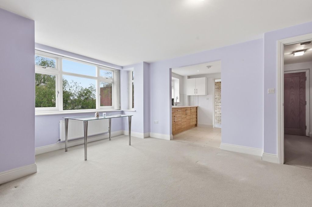 Property photo 2 of 21 Living Room