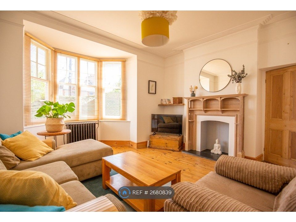 Property photo 1 of 10 Lounge