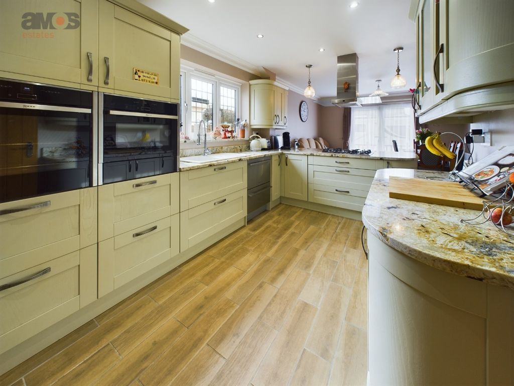 Property photo 3 of 35 4142796