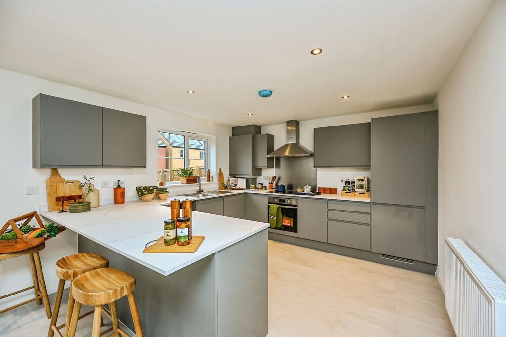 Property photo 3 of 15 Pbox-Img.Jpg