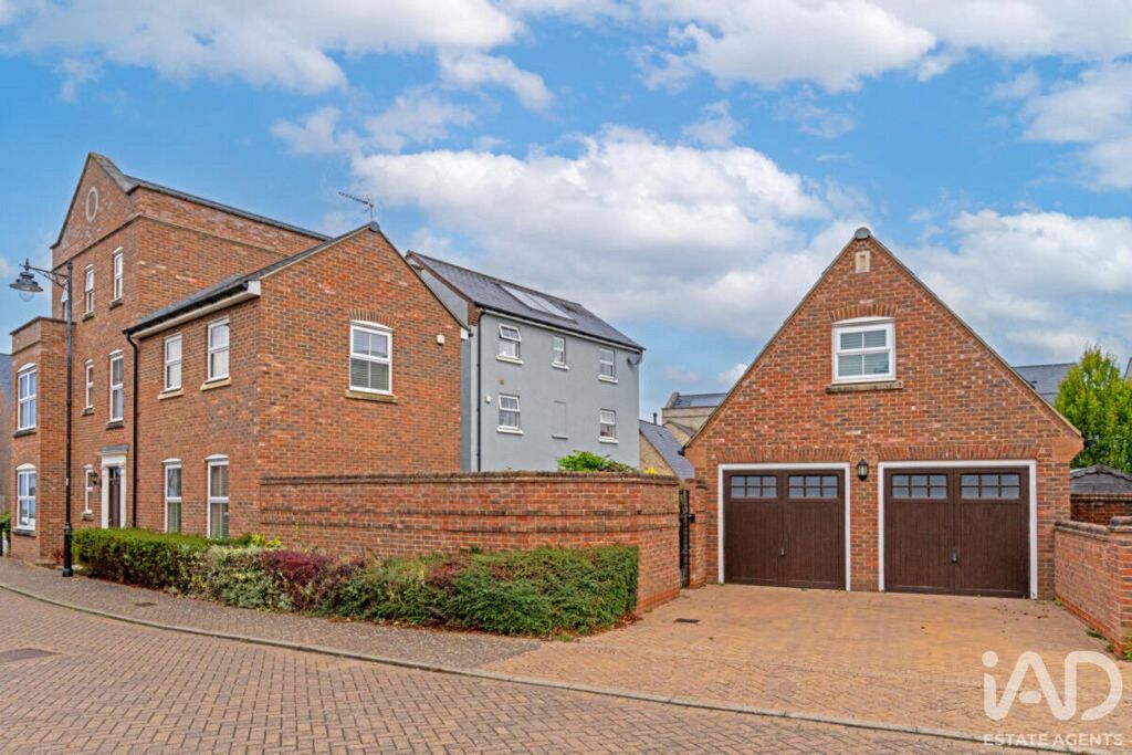 Property photo 2 of 41