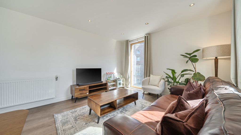 Property photo 3 of 20