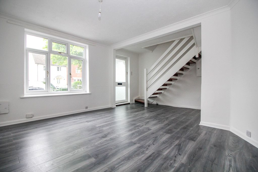 Property photo 2 of 15 1024Px.2395928__1682696113-8110-Lounge2