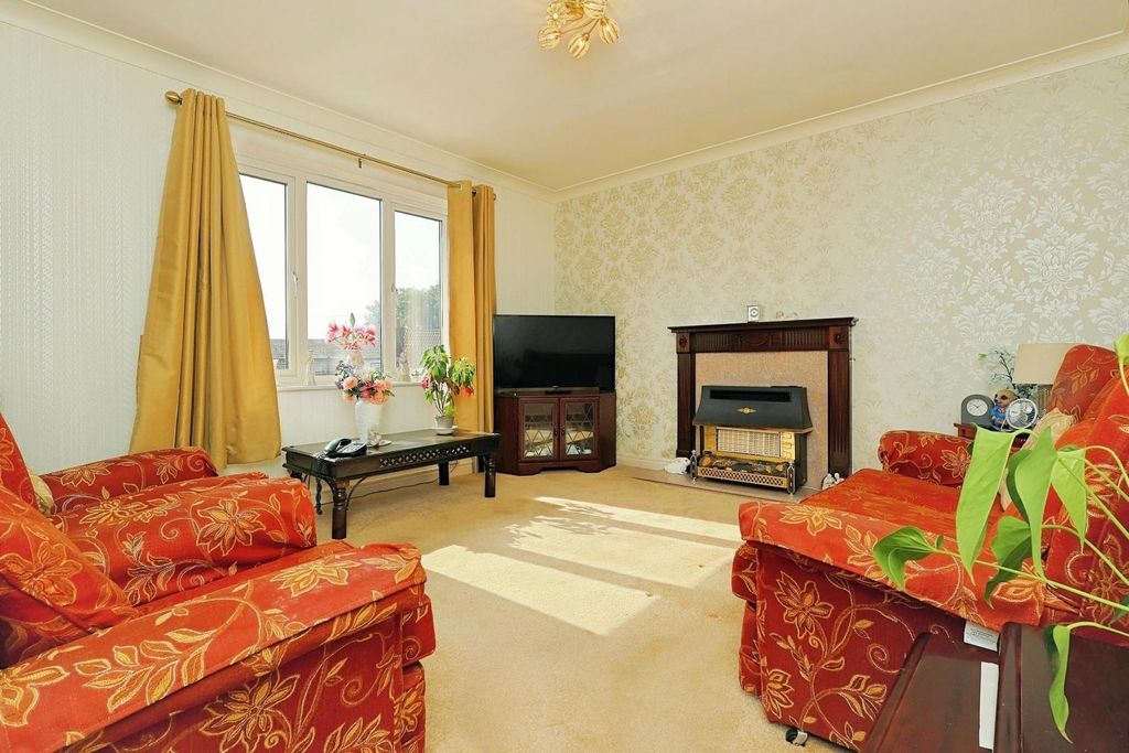 Property photo 3 of 12 Living Room