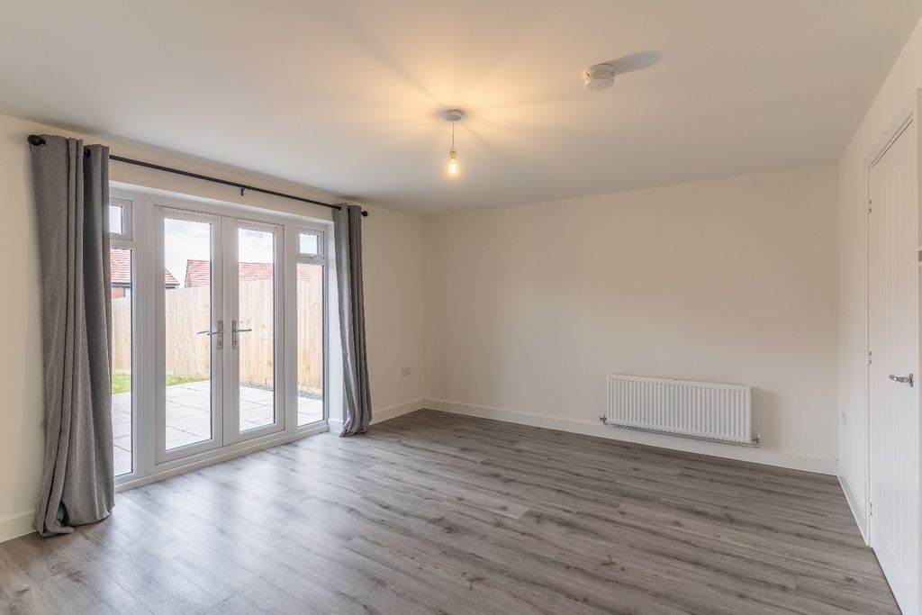 Property photo 3 of 22 4679423