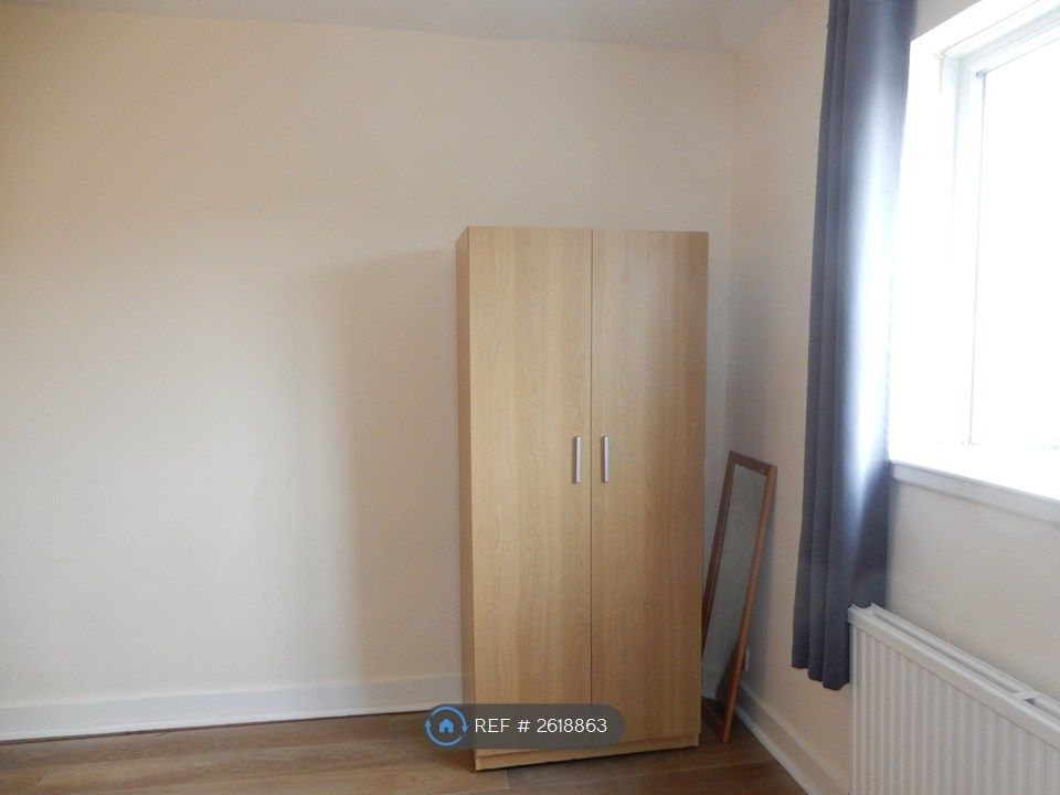 Property photo 3 of 28