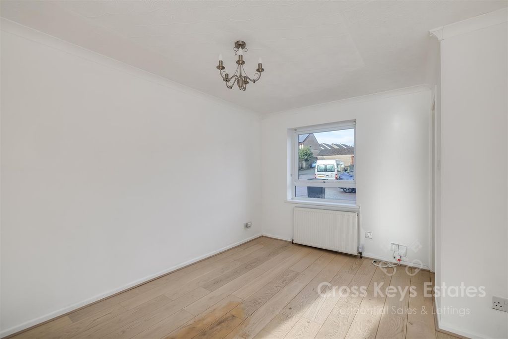 Property photo 3 of 21 Lounge/Diner