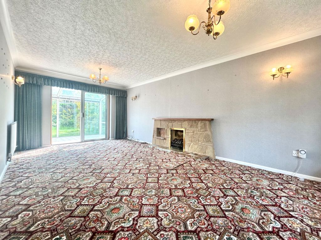 Property photo 3 of 27