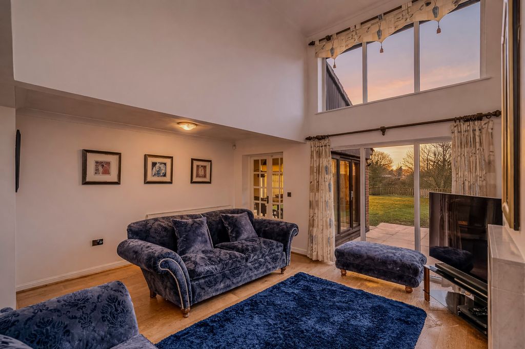 Property photo 3 of 53