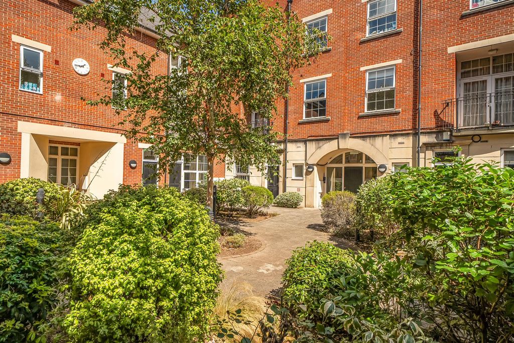 Property photo 1 of 13 Communal Courtyard