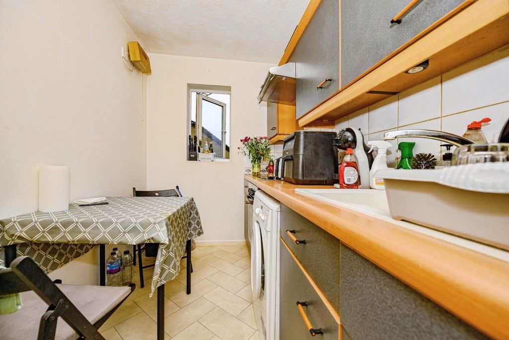 Property photo 3 of 5 Pbox-Img.Jpg