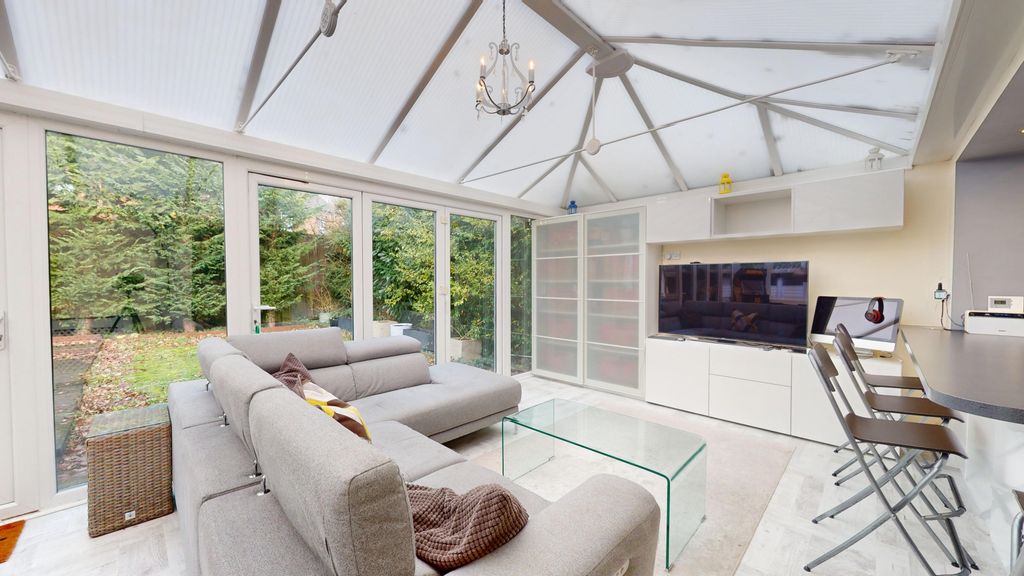 Property photo 3 of 25