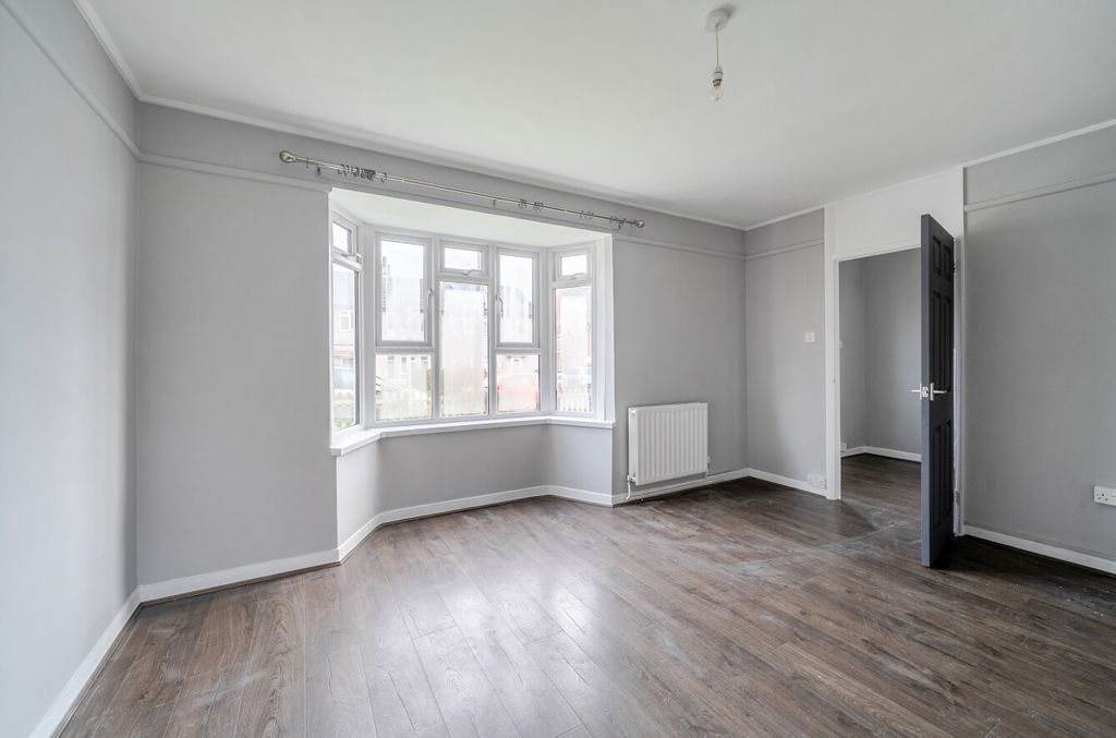 Property photo 3 of 14 1393449-34-69492F...