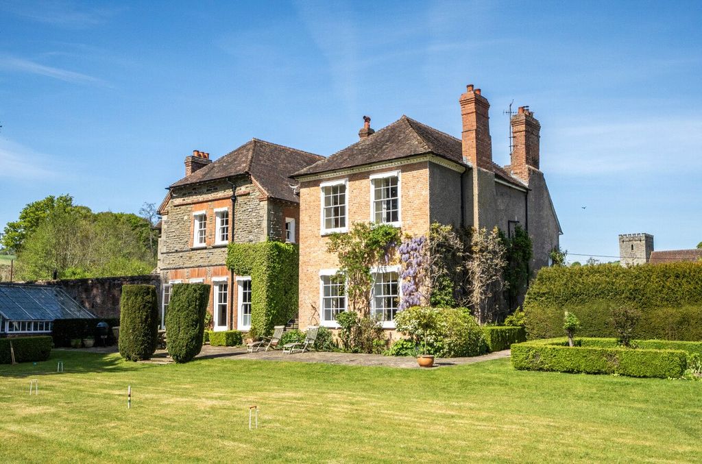 Property photo 1 of 52 Old Vicarage
