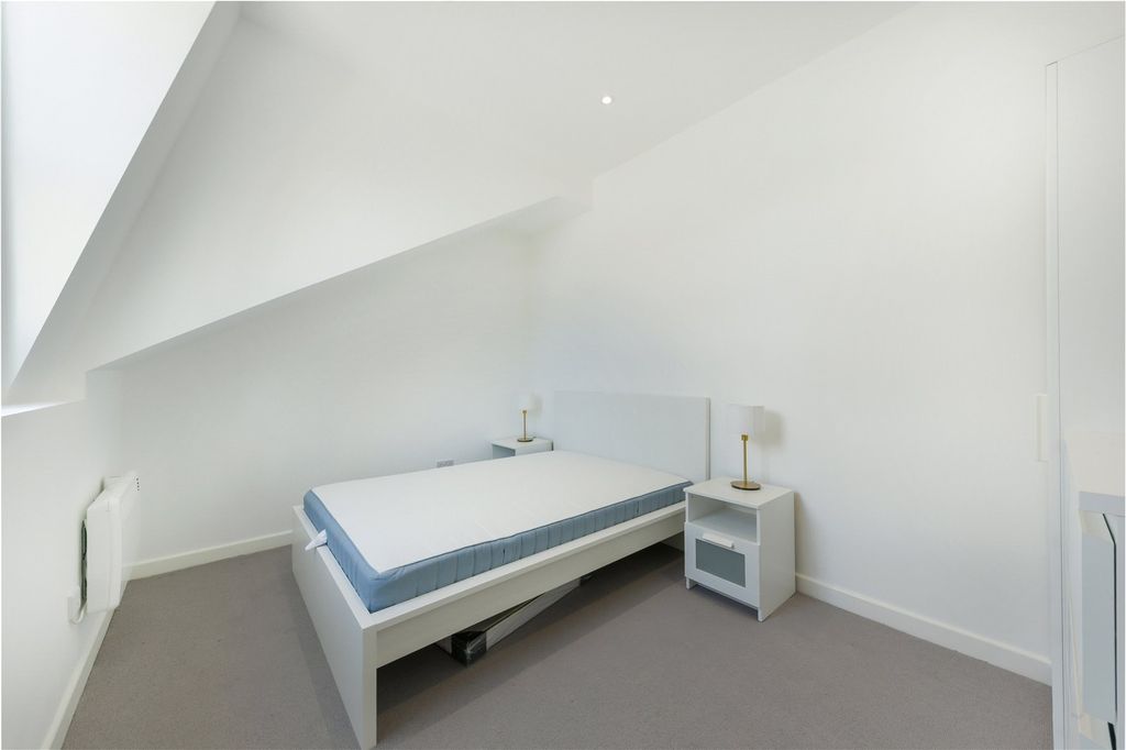 Property photo 3 of 7 Picture No. 01