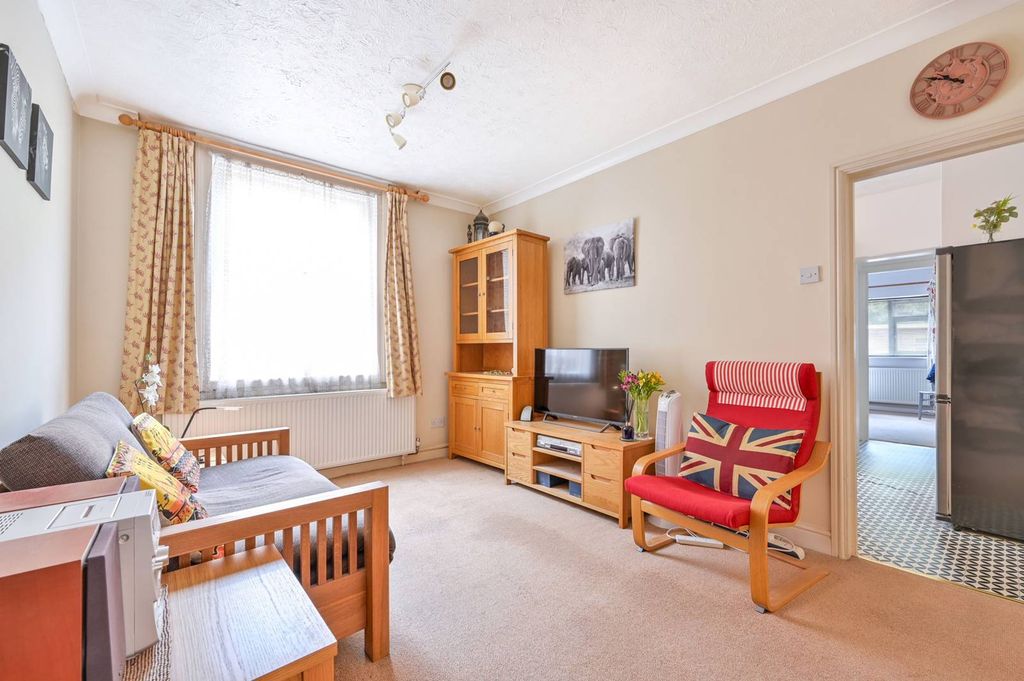 Property photo 3 of 18