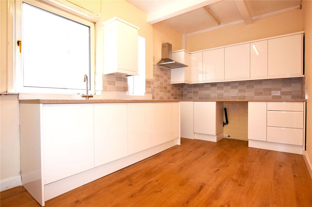 Property photo 3 of 8 Picture No. 04