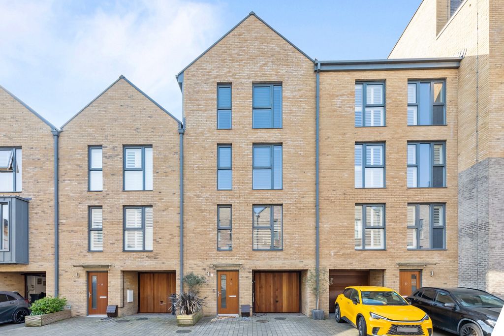 Property photo 1 of 17 3104233