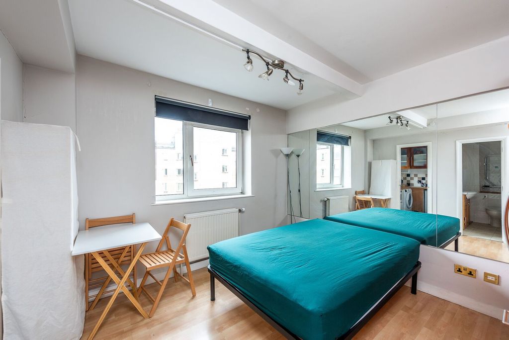 Property photo 1 of 5