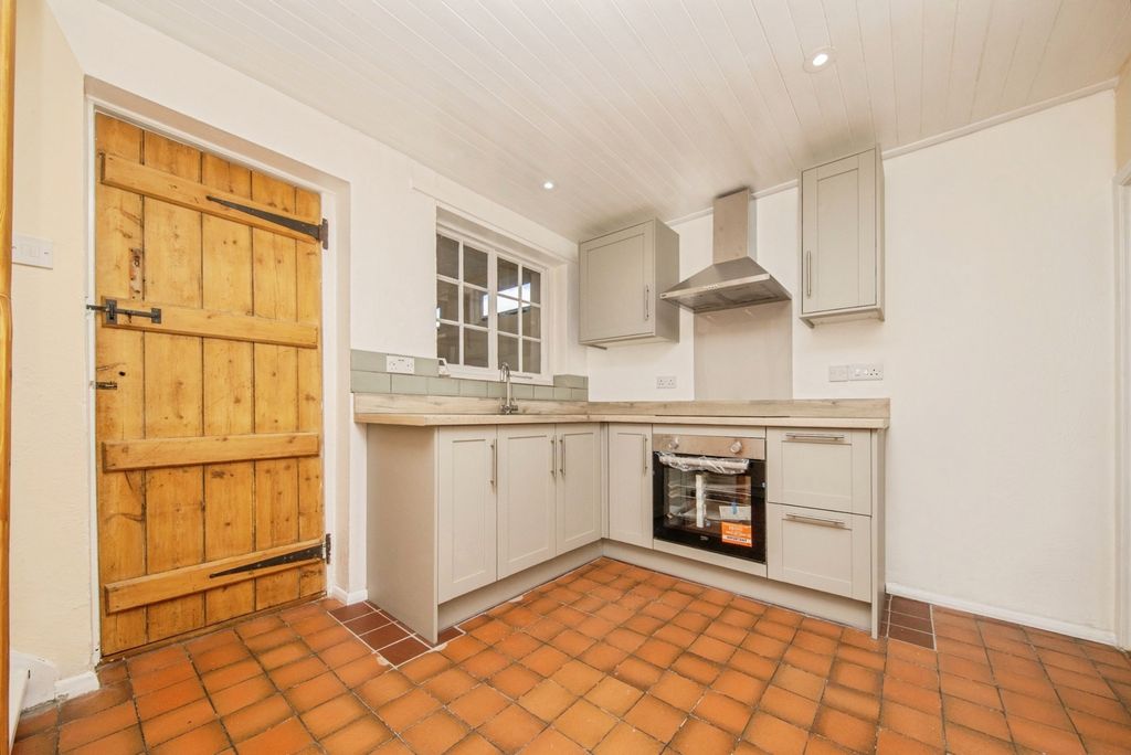 Property photo 2 of 16 Pbox-Img.Jpg