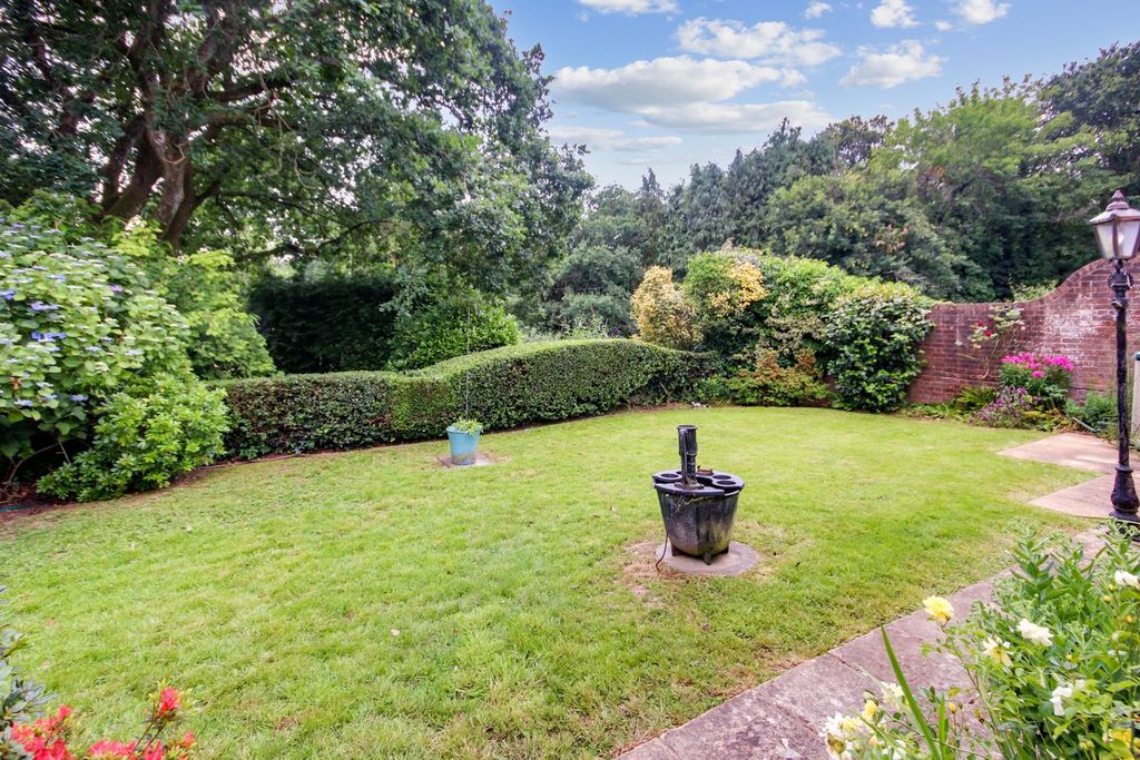 Property photo 2 of 10