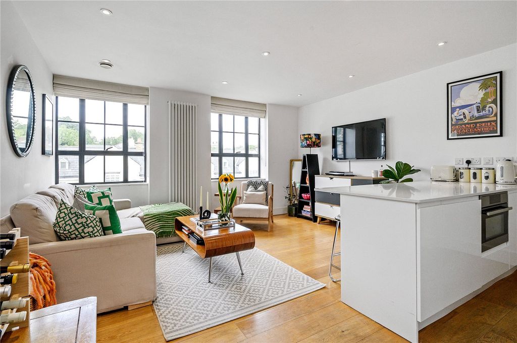 Property photo 1 of 16 Reception Room