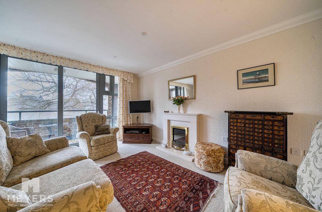 Property photo 3 of 11