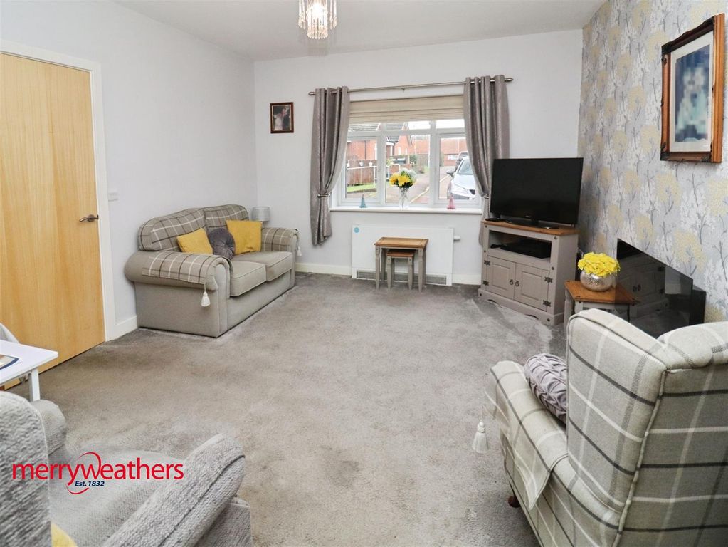 Property photo 2 of 14 Lounge