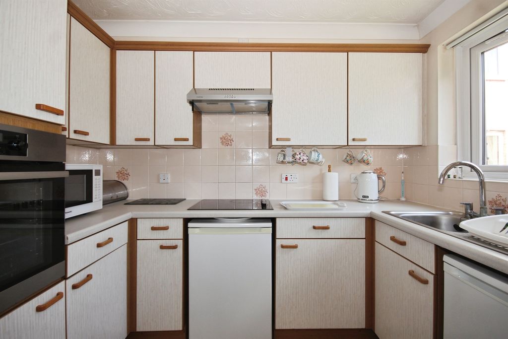 Property photo 3 of 17