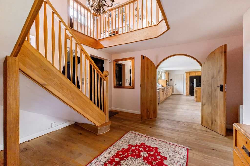 Property photo 3 of 25