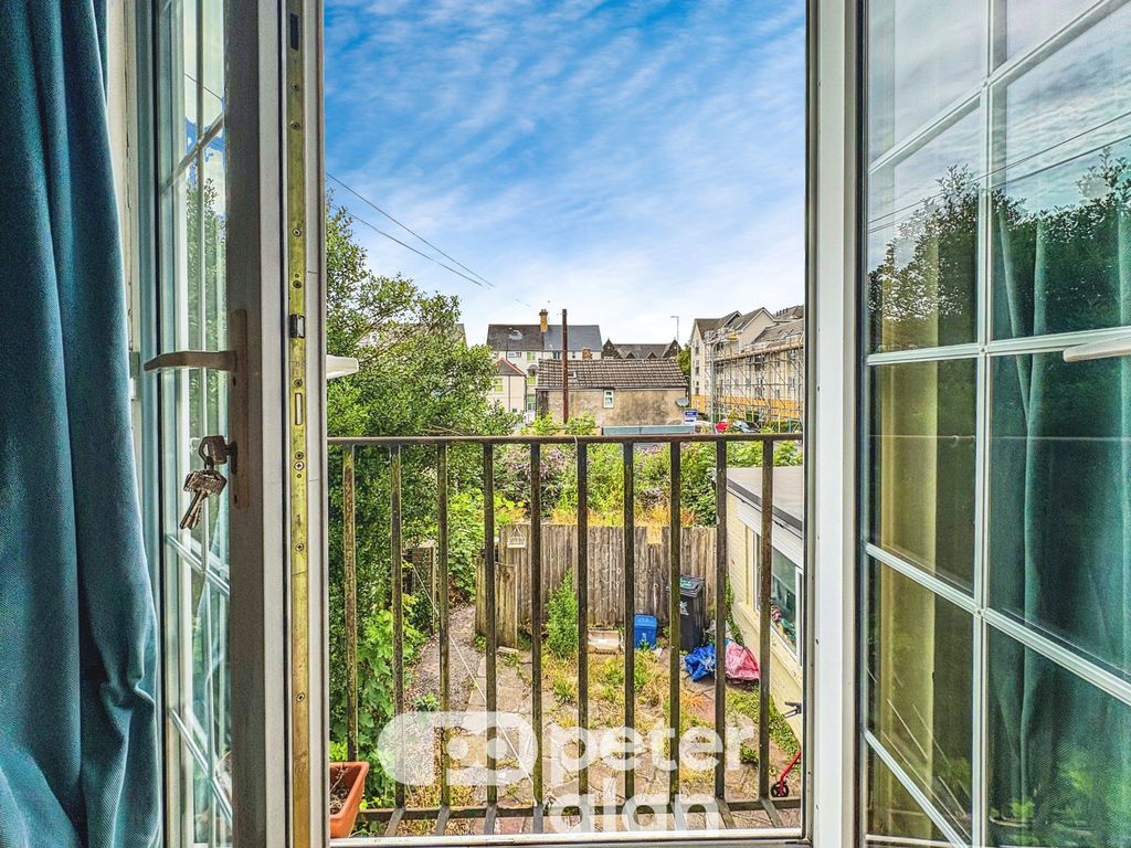 Property photo 2 of 9 Balcony