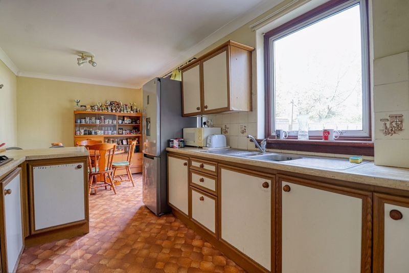 Property photo 3 of 10 Kitchen/Diner
