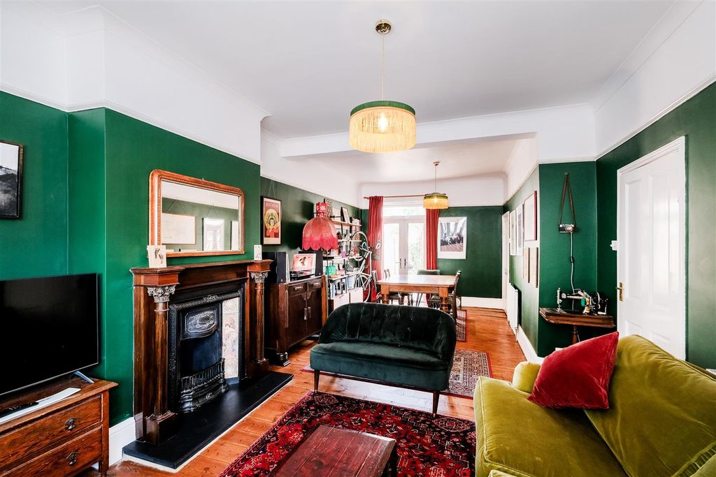 Property photo 3 of 30 20 Reginald Road-23.Jpg