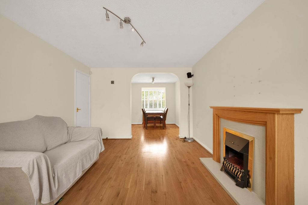 Property photo 3 of 23