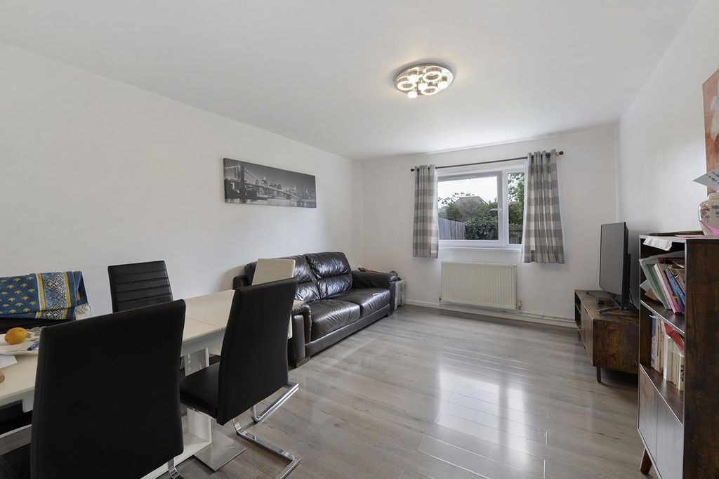 Property photo 2 of 12 35Cranham09.Jpg