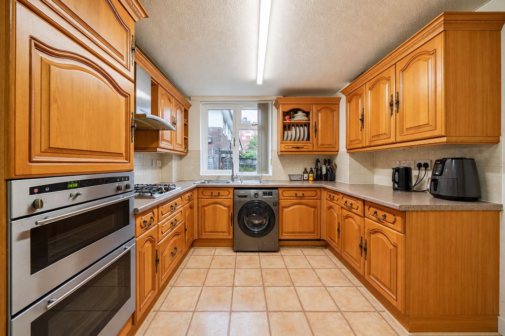 Property photo 3 of 22