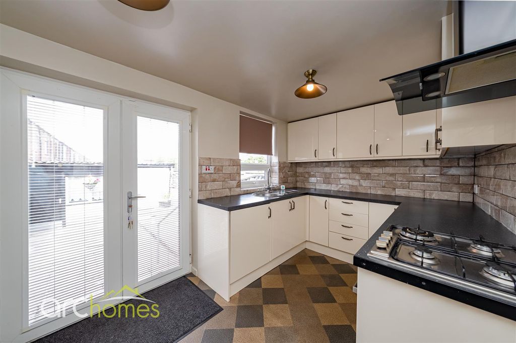 Property photo 3 of 17 Leigh-11.Jpg
