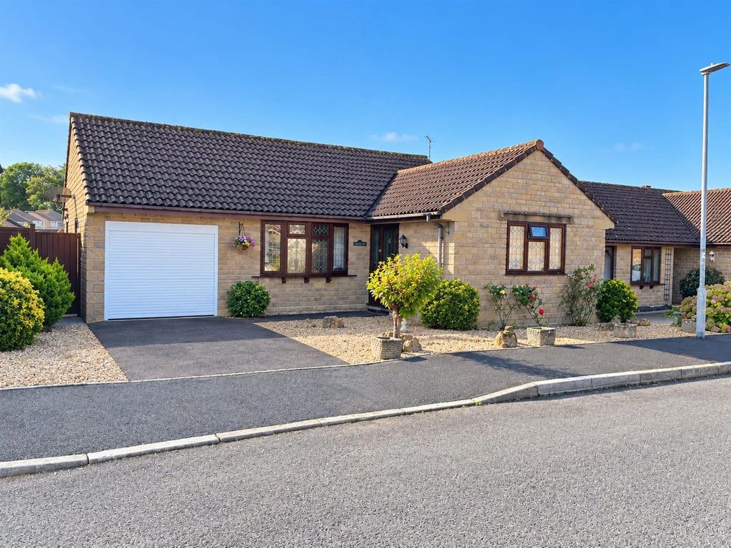 Property photo 1 of 11