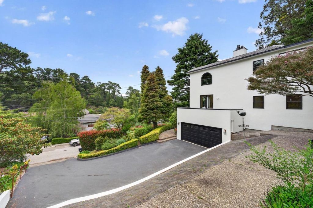 Property photo 2 of 70