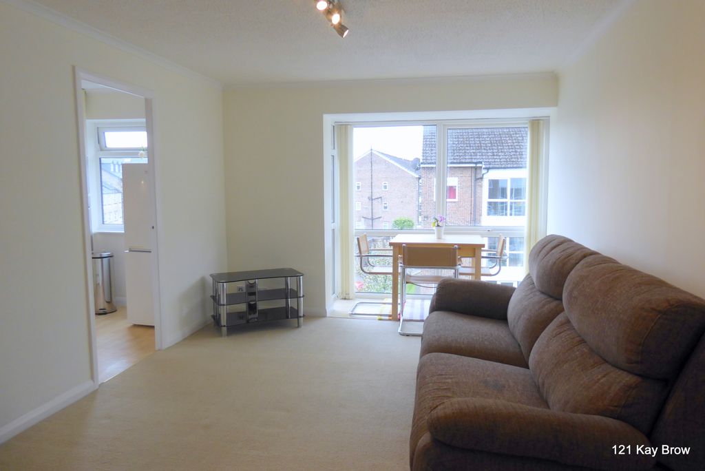 Property photo 2 of 14 Lounge