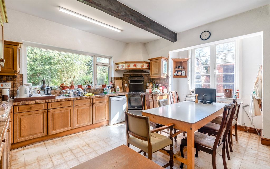 Property photo 3 of 21 Kitchen
