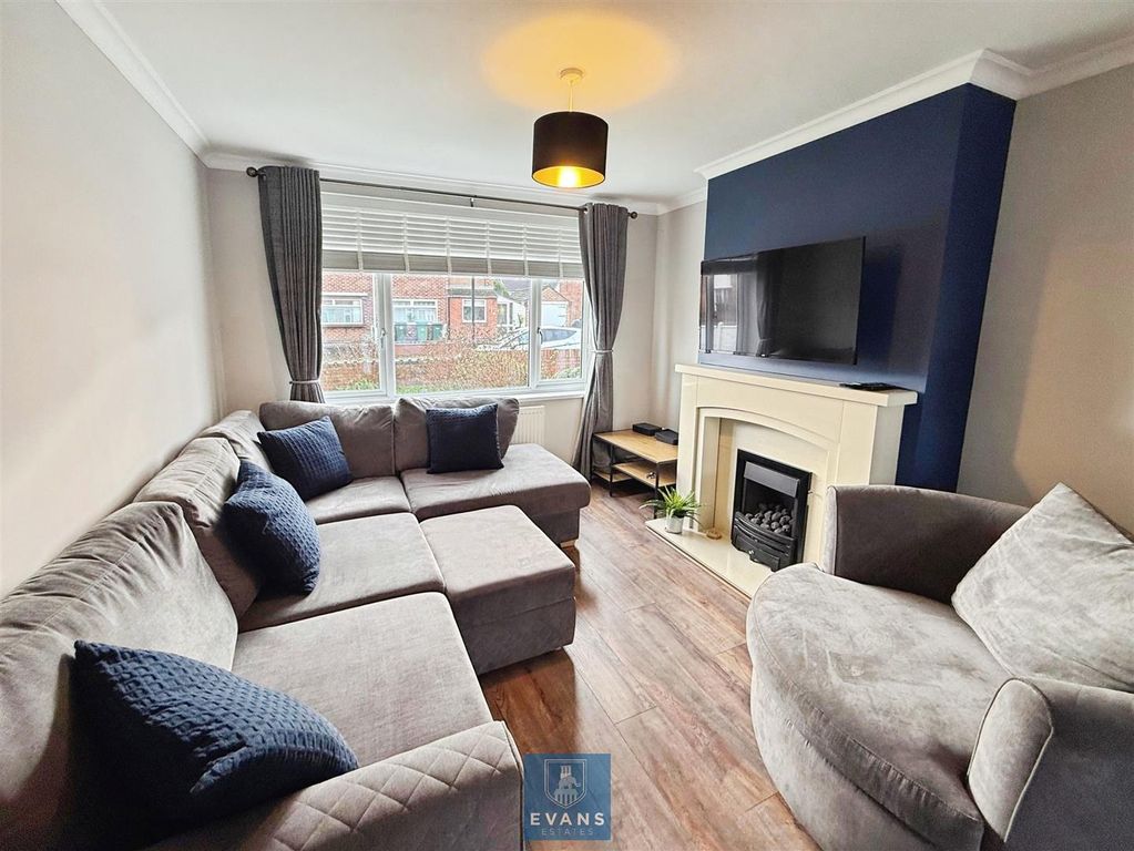 Property photo 2 of 16 Living Room