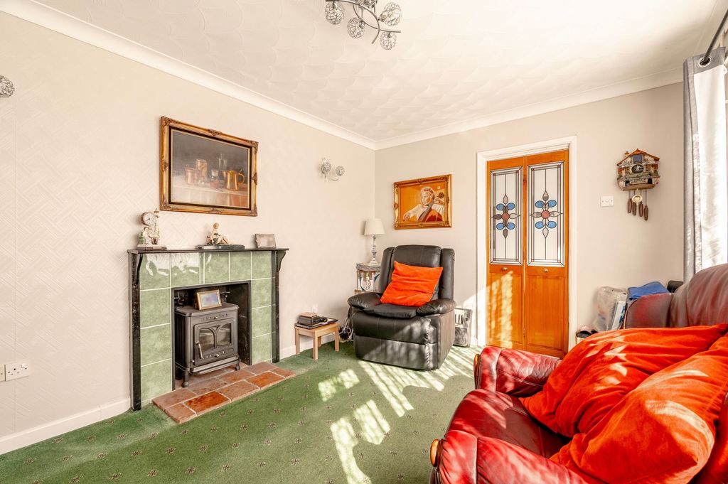 Property photo 3 of 19