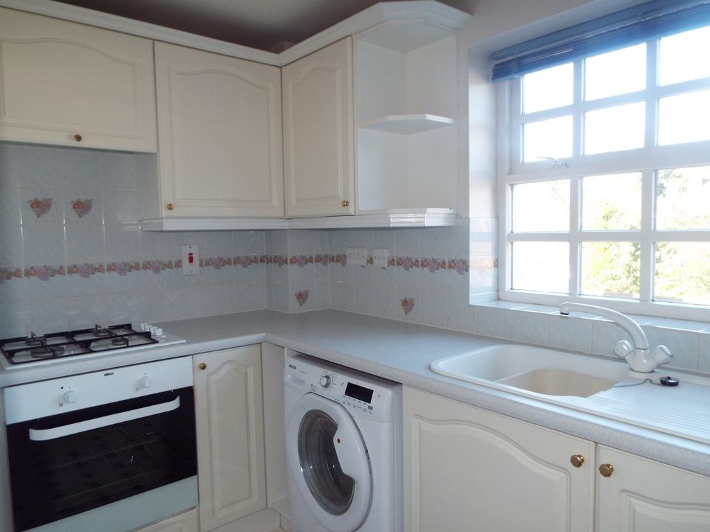 Property photo 2 of 7 Kitchen