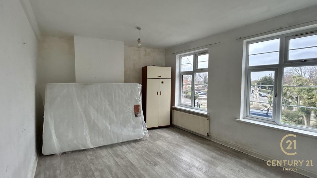 Property photo 2 of 18