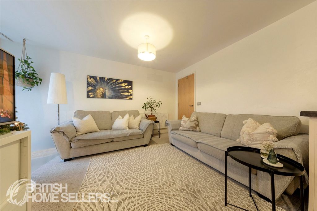 Property photo 3 of 11 Picture No. 15