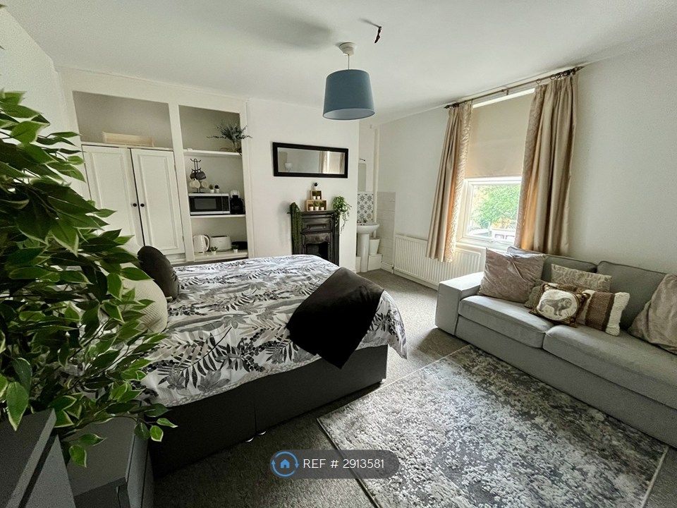 Property photo 3 of 35 Room 3 Large Double