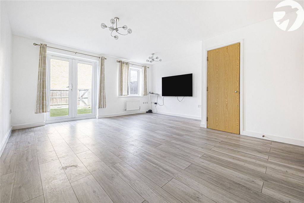 Property photo 2 of 17 Picture No. 08