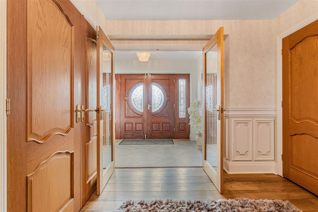 Property photo 3 of 51 21_67170.Jpg