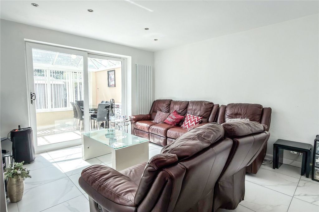 Property photo 3 of 18 Picture No. 04